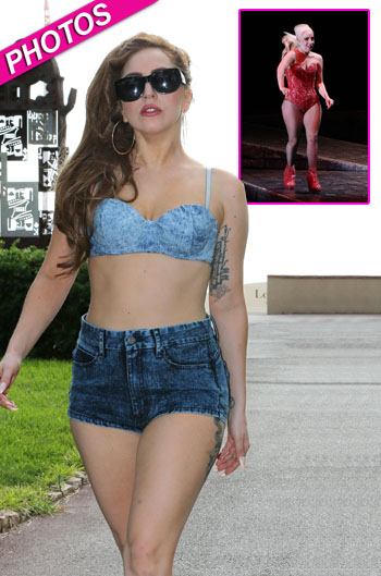 Lady Gaga in NYC: skinny and bra-clad