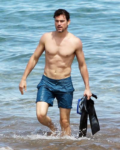 Shirtless Matt Bomer Works His Washboard Abs Paddle Boarding In Maui ...