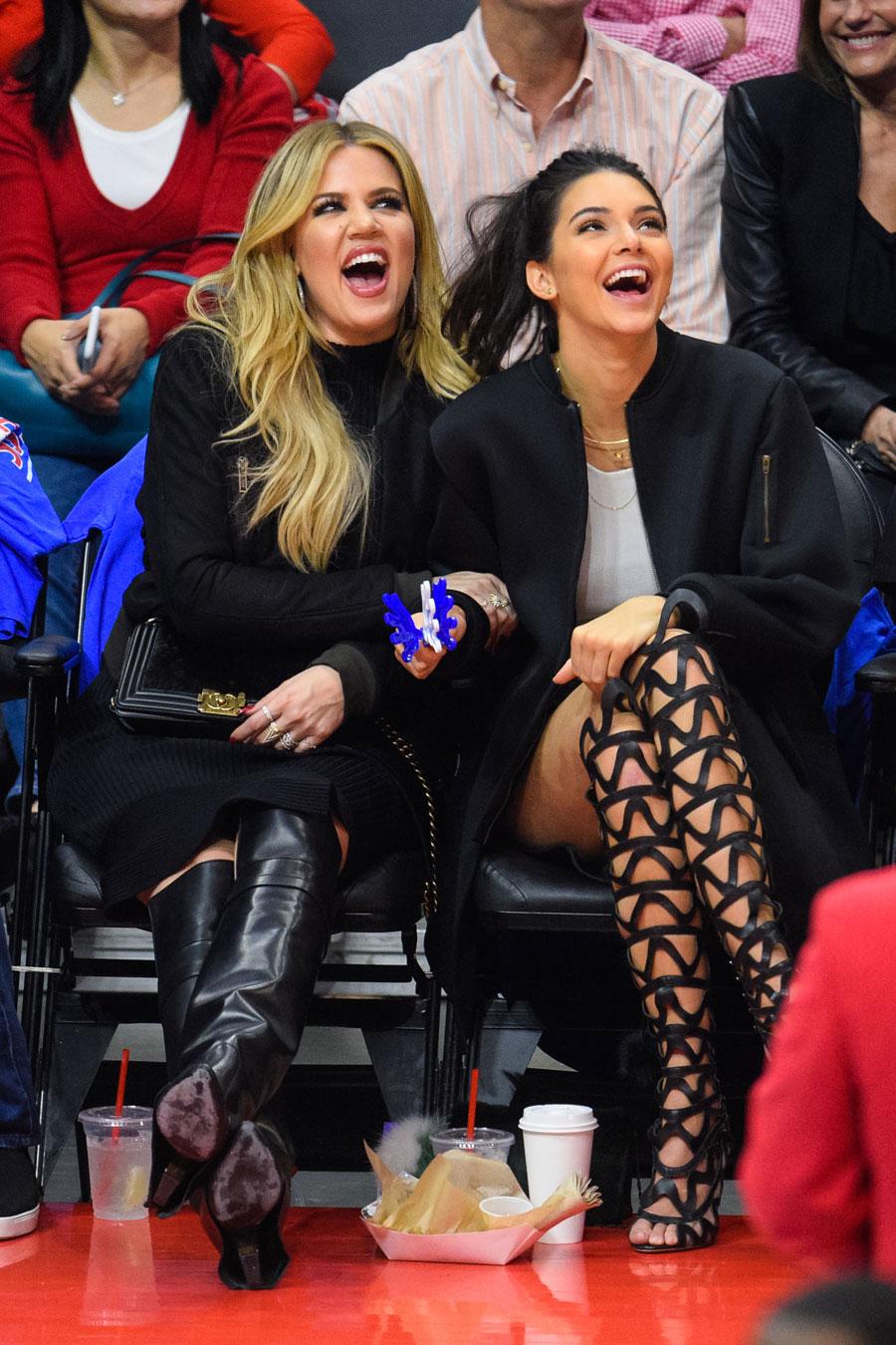 khloe kardashian kendall jenner booed basketball game