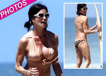 //janice dickinson bikini fameflynet