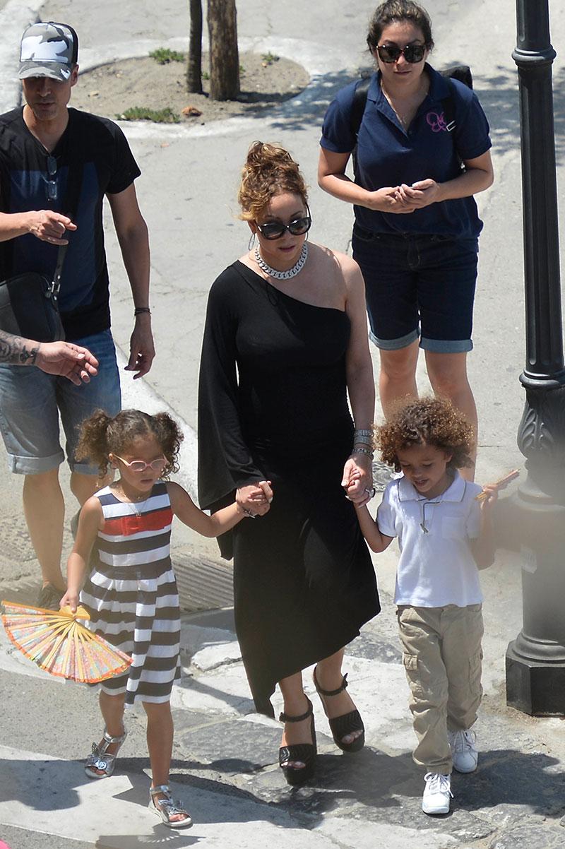 //Mariah Carey Photoshop Fail Instagram Vacation French Riviera