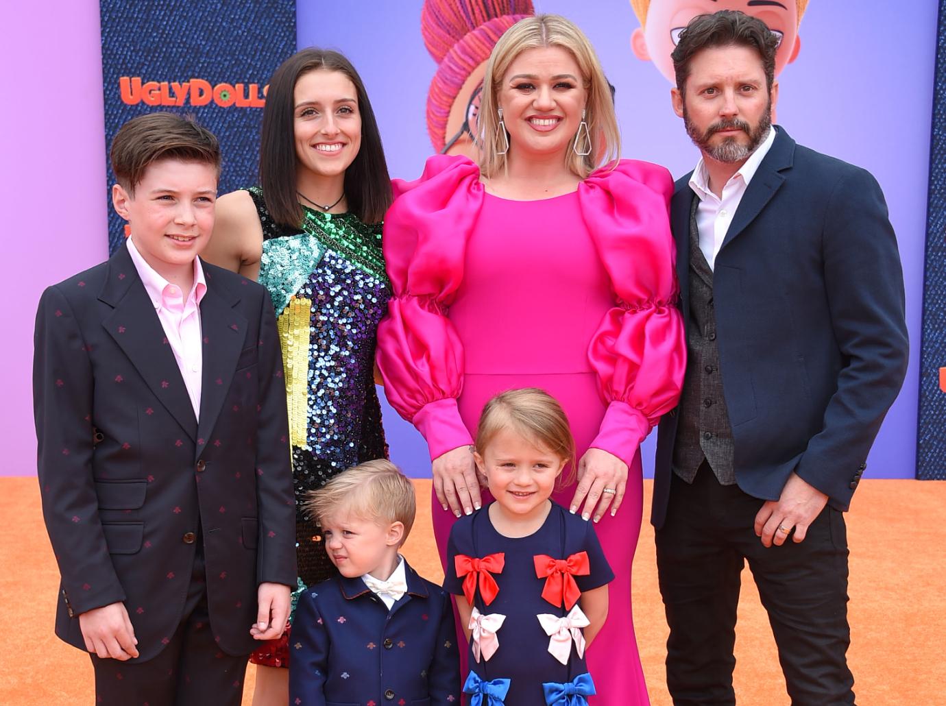 kelly clarkson family pic gallery