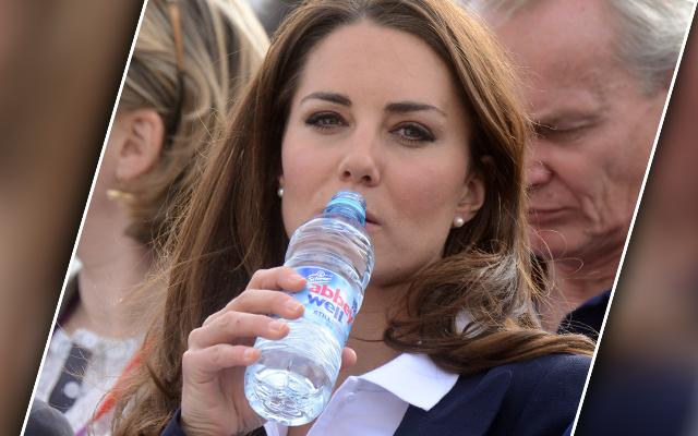 Kate Middleton Pregnant Drinking Water