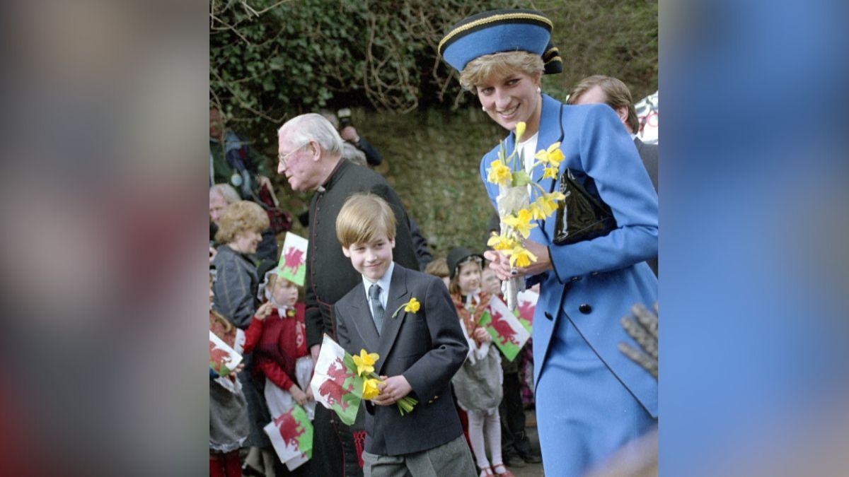 Photo of Prince William and Princess Diana