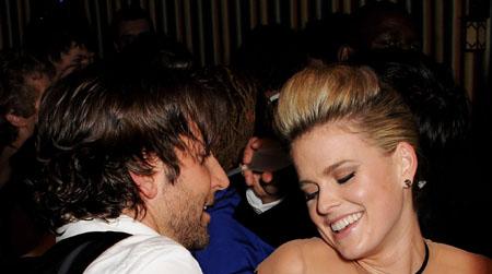 //bradley cooper alice getty