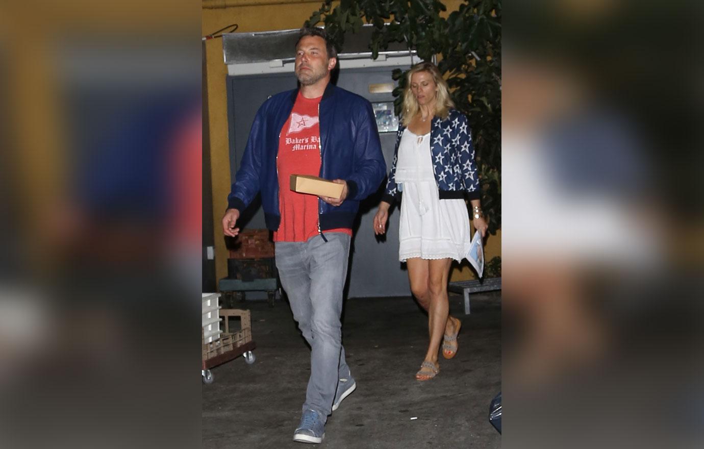 Ben affleck lindsay shookus date booze