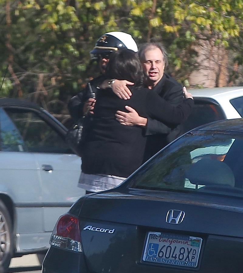 Carrie Fisher Debbie Reynolds Funeral Cemetery Billie Lourd Arrivals