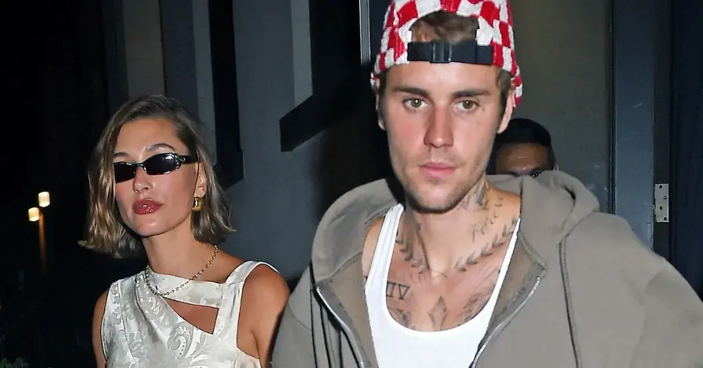 hailey bieber rips off wedding ring justin divorce rumors pushed