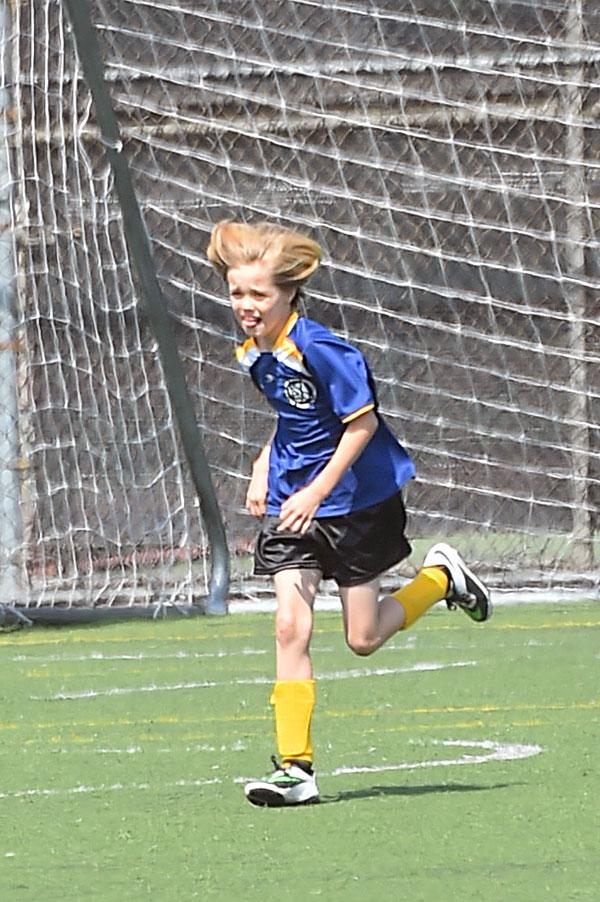 Zahara & Shiloh Jolie-Pitt Playing Soccer