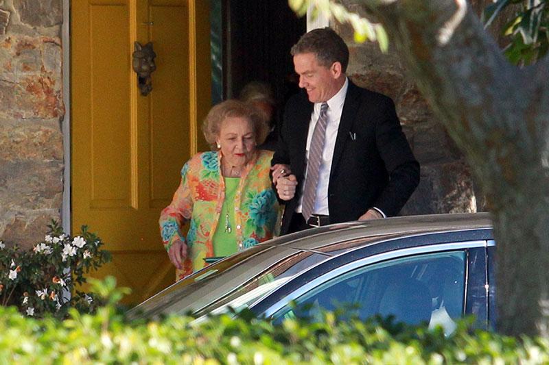 //betty white dying claims birthday