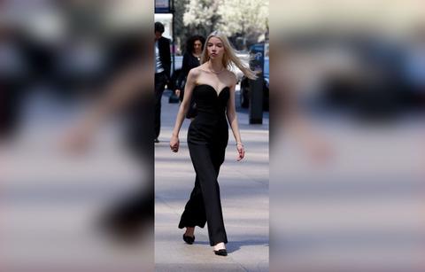 netflix sued queens gambit professional chess player anya taylor joy lawsuit