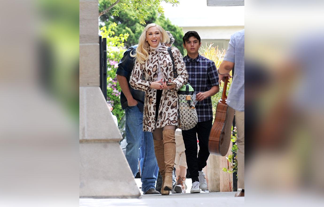 Gwen Stefani Packing On Pounds In Hopes Of Getting Pregnant Leopard print coat