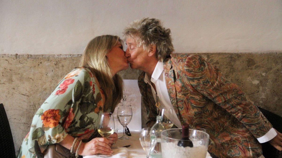 Photo of Rod Stewart and Penny Lancaster