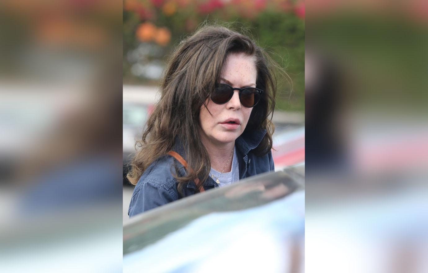 //lara flynn boyle puffy face