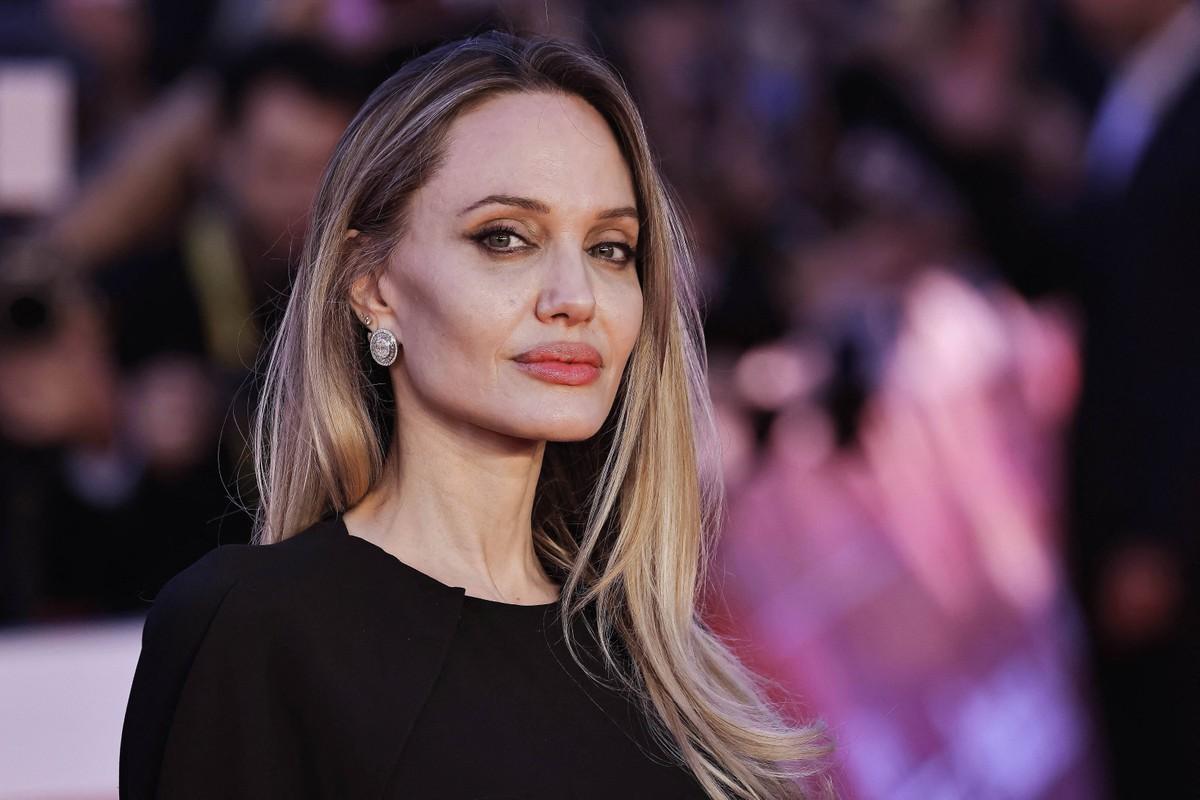 Angelina said she plans to leave Los Angeles once twins Knox and Vivienne reach adulthood.