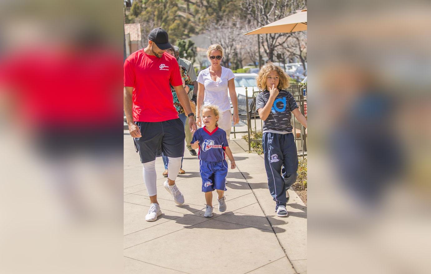 Kendra Wilkinson Hank Baskett Kids Divorce