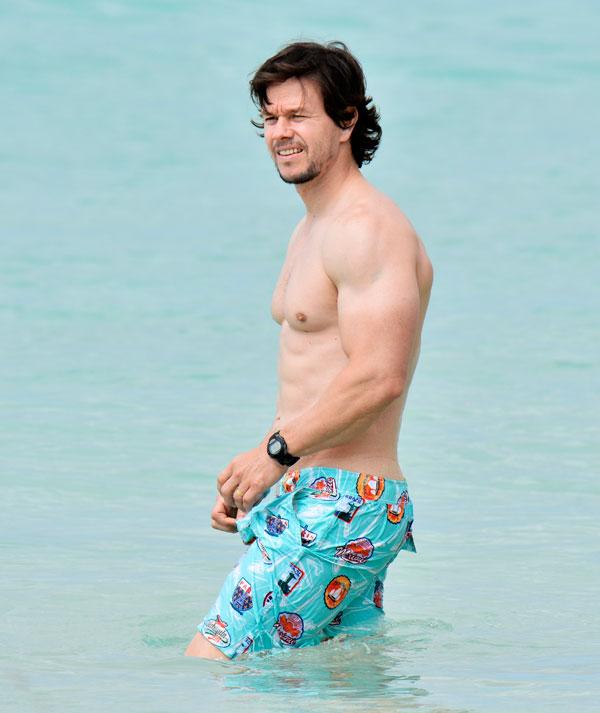 //Mark Wahlberg family beach Barbados