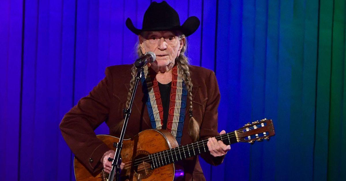 Willie Nelson is giving up joints for his lungs' sake.