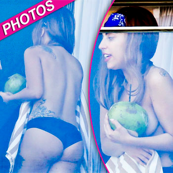 //gaga topless balcony brazil