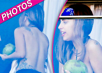 //gaga topless balcony brazil