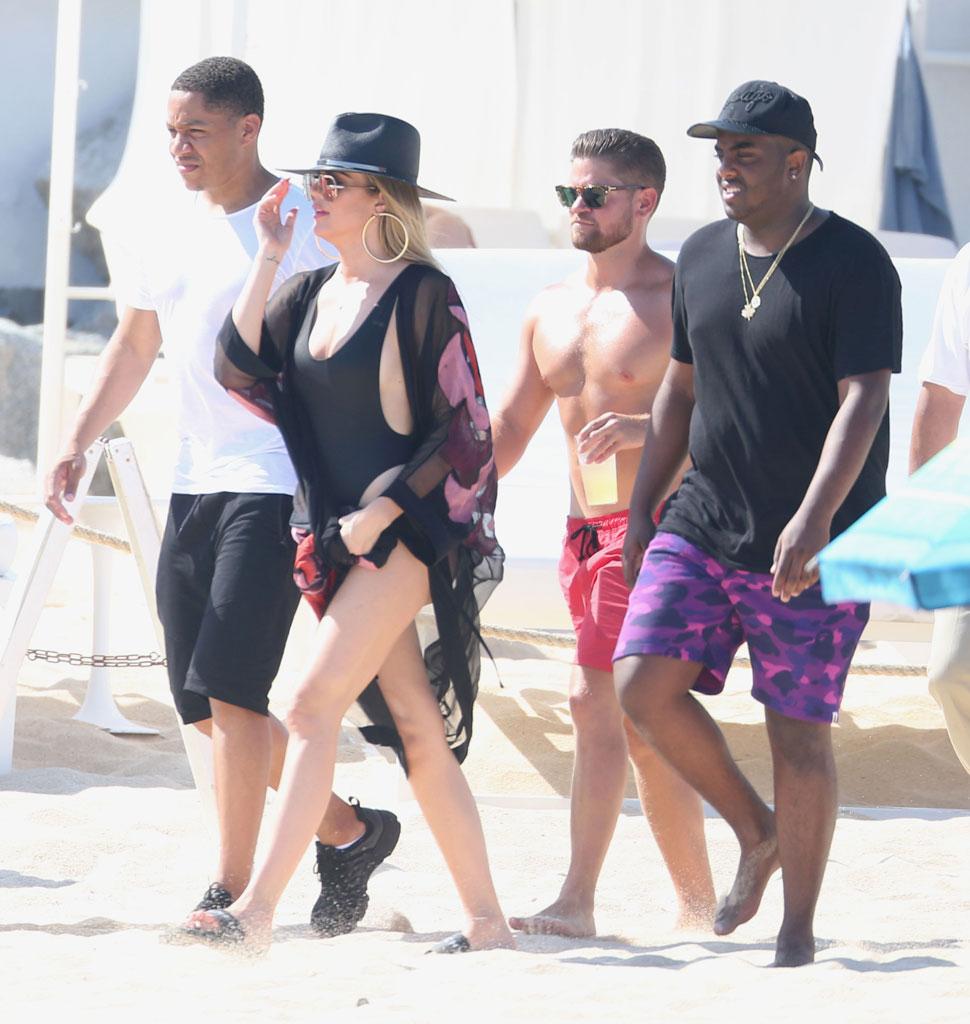 //khloe kardashian bathing suit butt tristan thompson mexico