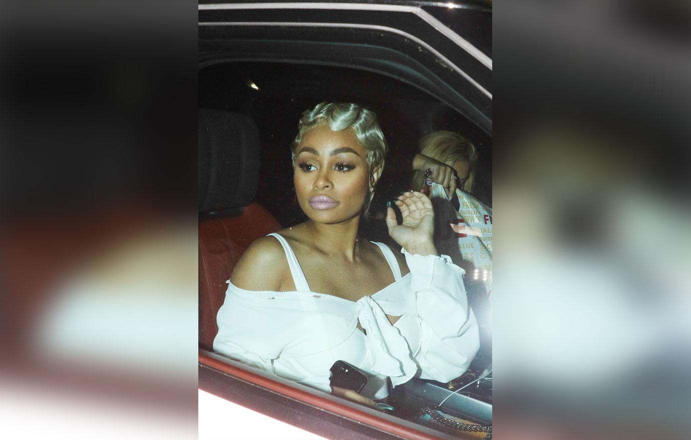 Blac Chyna kisses mystery man la