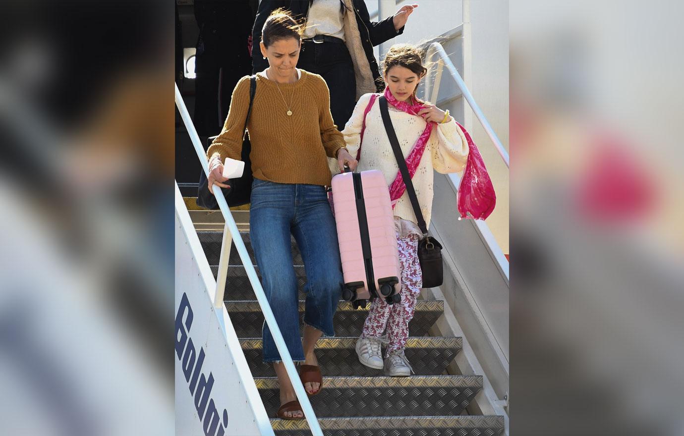 Katie Holmes Posts Photo With Her Mini-Me Suri Cruise