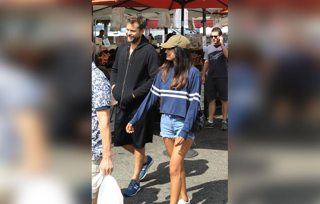 Joshua Jackson'S New Girlfriend? A Bridgerton Actress?! Find Out Now! - f8jsrf5