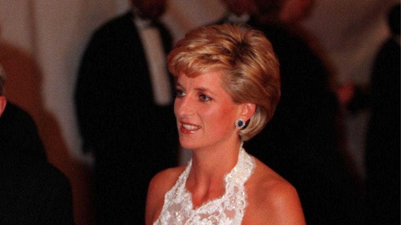 Image of According to Earl Spencer, Princess Diana battled serious mental health issues.