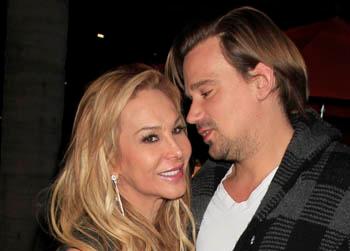 //pp_seanstewartmovingin_sn