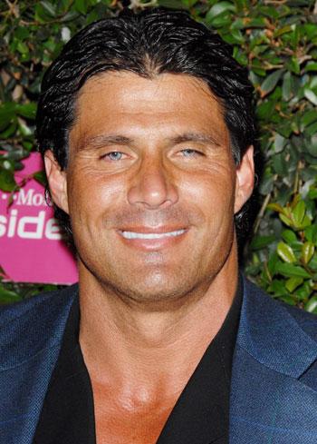 Jose Canseco sued over celebrity boxing switcheroo 