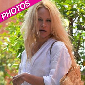 //pamela anderson makeup free fameflynet