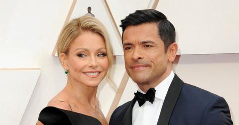 Photo of Kelly Ripa and Mark Consuelos