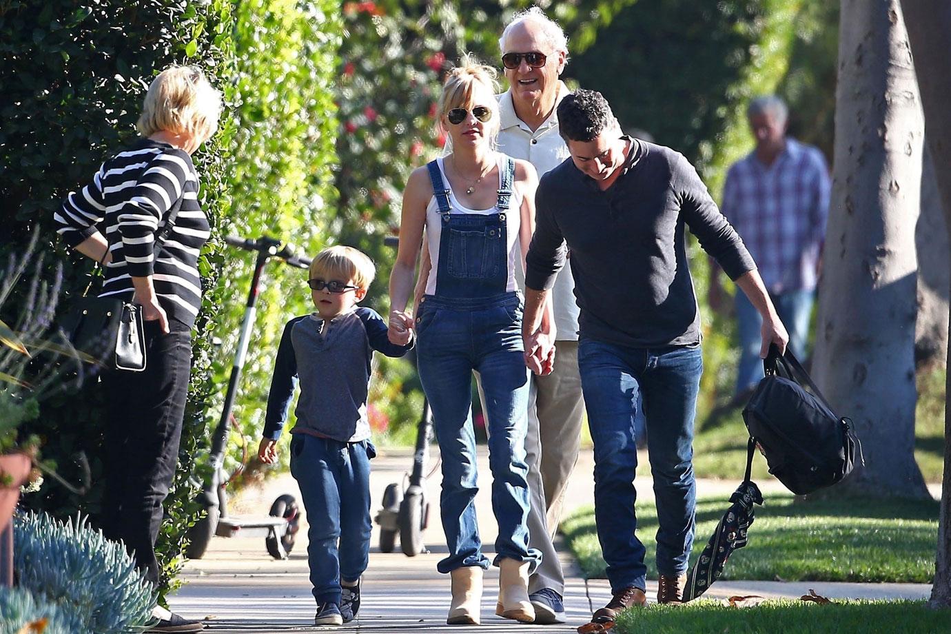 //anna faris boyfriend michael barrett super bowl parents