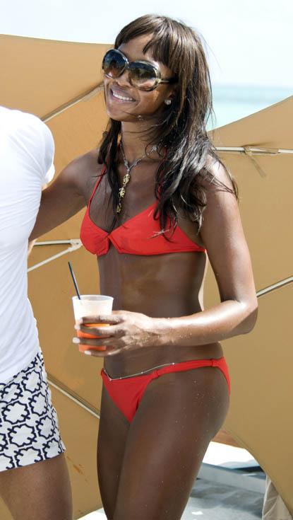 //naomi campbell bikini