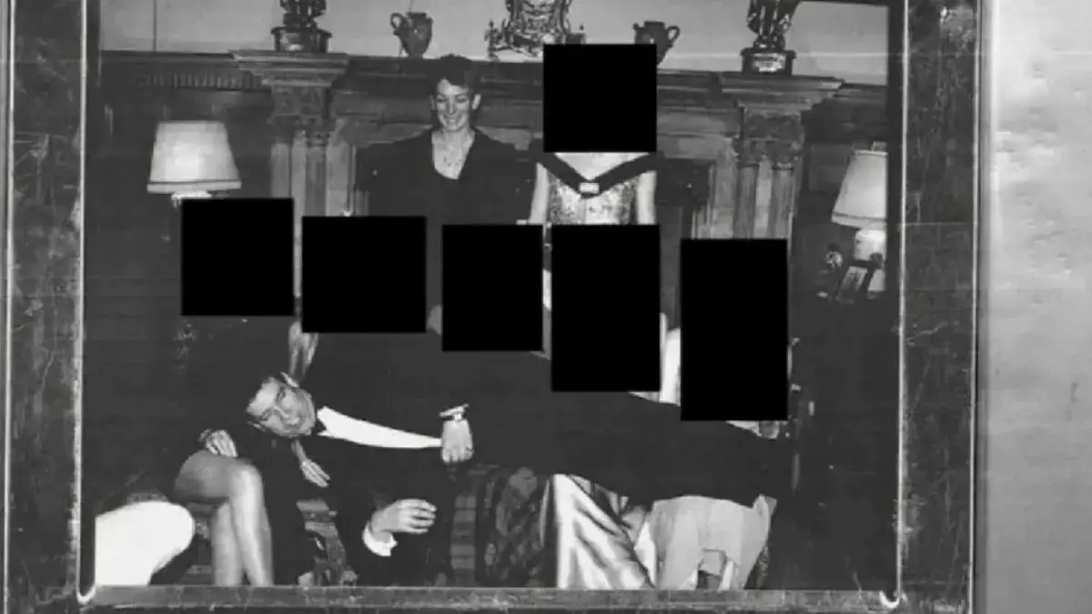 Photo of Andrew Mountbatten‑Windsor and Ghislaine Maxwell with unidentified women