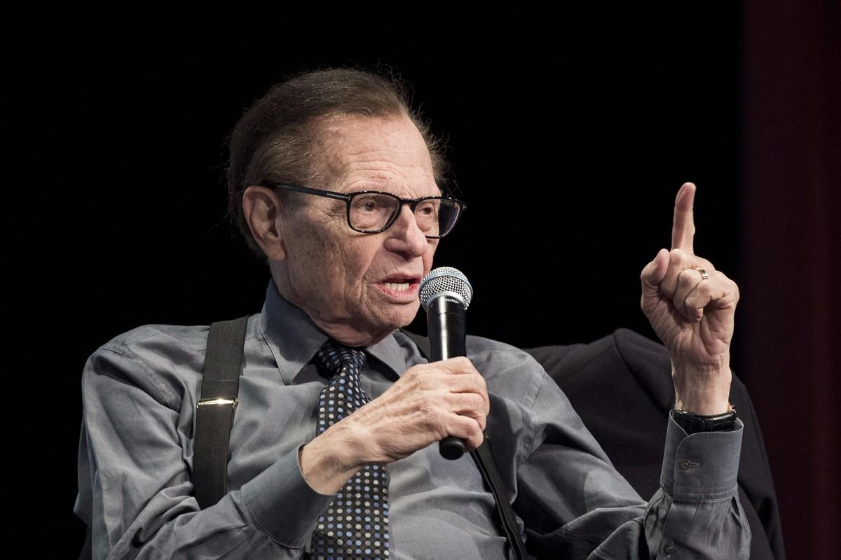 Larry King questioned Dolly about the family feud, which she said had been 'distorted.'