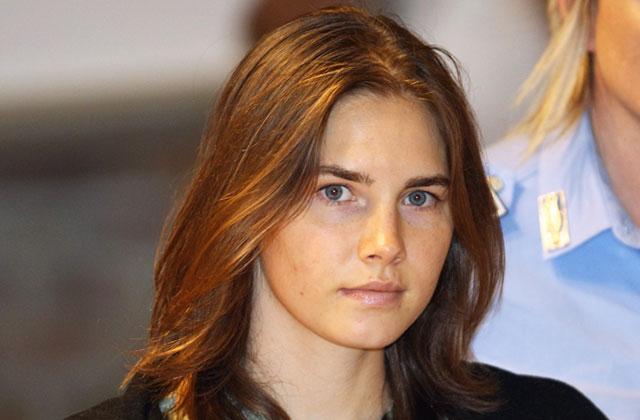 Amanda Knox Murder Prison Lesbian Lover Woman Kissed Her In Italy Jail 