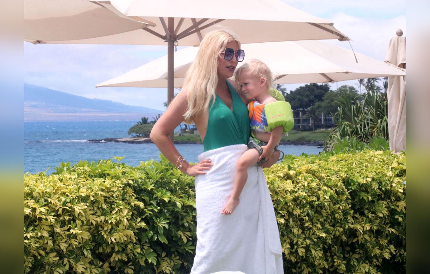 Tori Spelling With Son Beau Amid Financial Problems