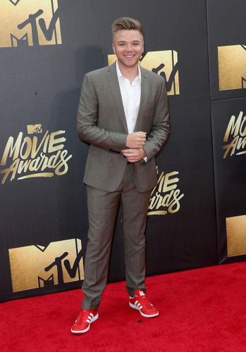 //Brett Davern rocking a Ben Sherman Movie Awards
