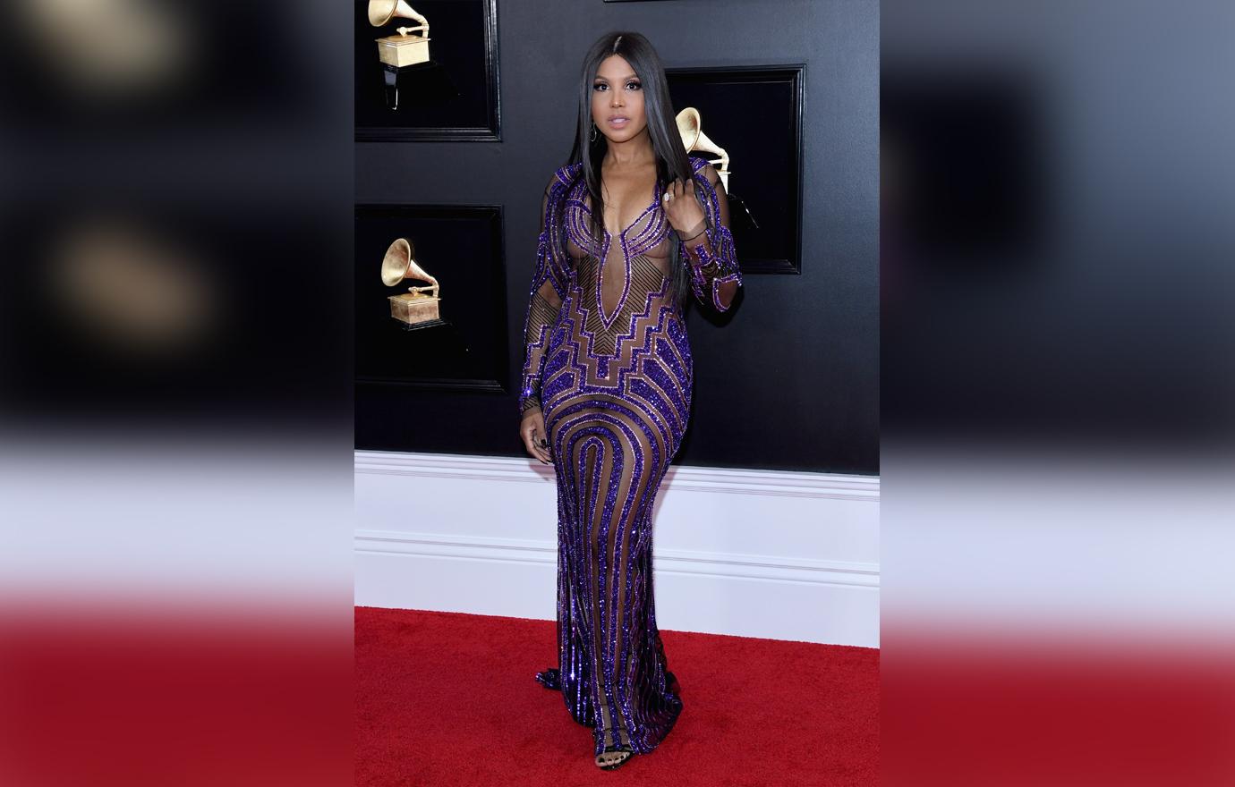 Grammys red carpet arrivals stars celebrities