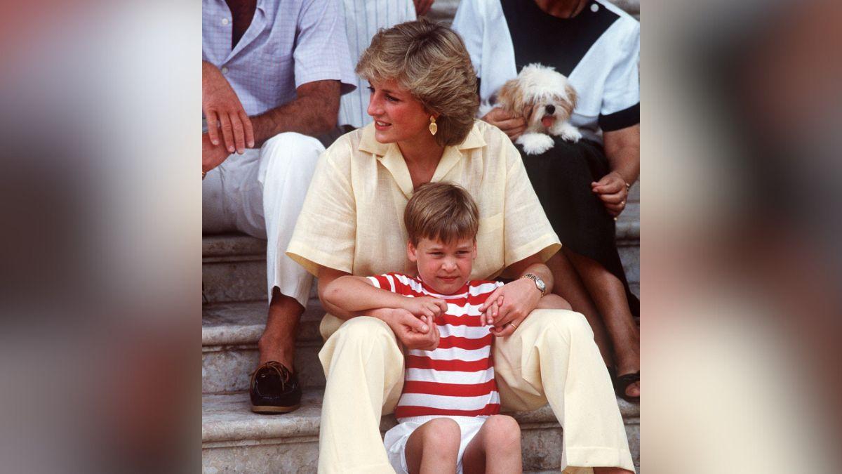 Photo of Prince William and Princess Diana
