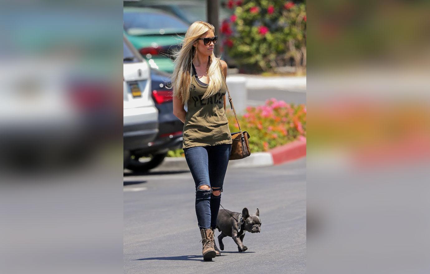 Christina El Moussa Keeps Cool And Healthy