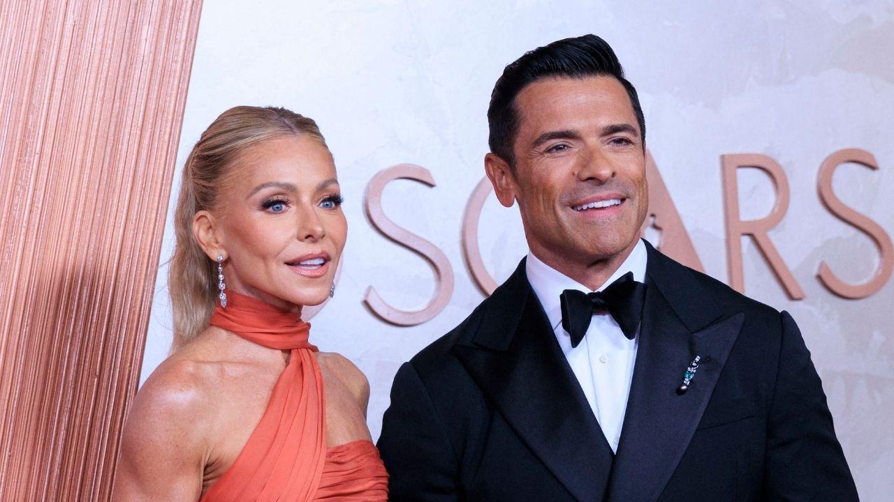 Image of Kelly Ripa say that while Mark Consuelos is great dog dad, "that's where it ends."