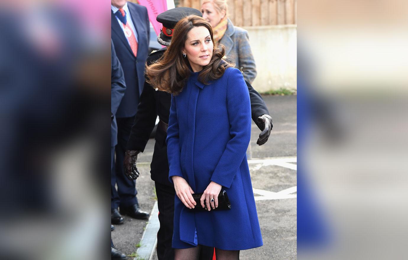 //Kate Middleton pregnant baby bump photos