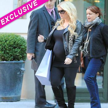 No Maternity Leather For Jessica! Simpson Shows Off Her Baby Bump