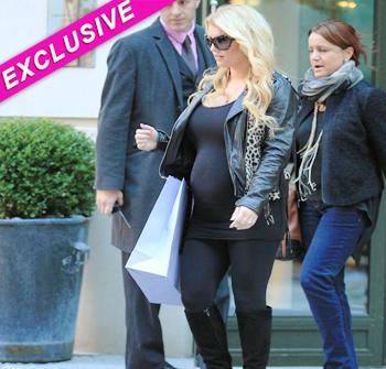 //jessica simpson months pregnant exclusive