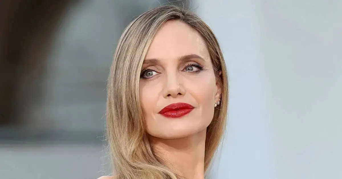 angelina jolie sparks mental health