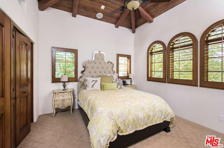 21 Photos Inside Ashley Tisdale’s Home — On Sale For 2.599 Million