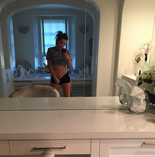 //kardashians who has better abs kim kourtney cant compete kylie jenner khloe kardashian​